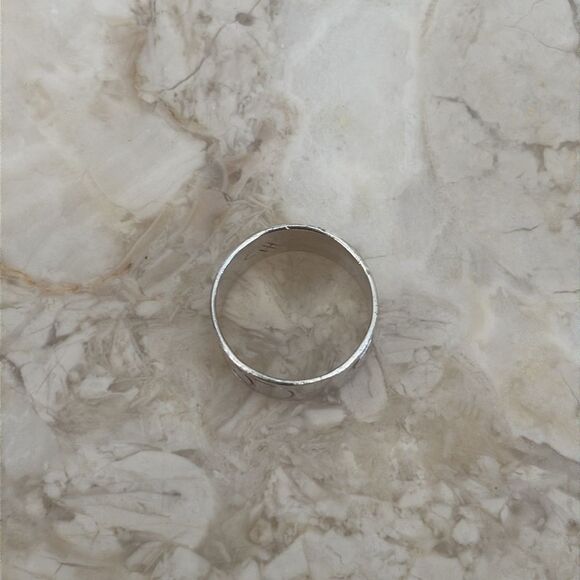 First Nations Corinne Hunt Hand Carved Sterling Silver Salmon Ring Vintage - Picture 7 of 8